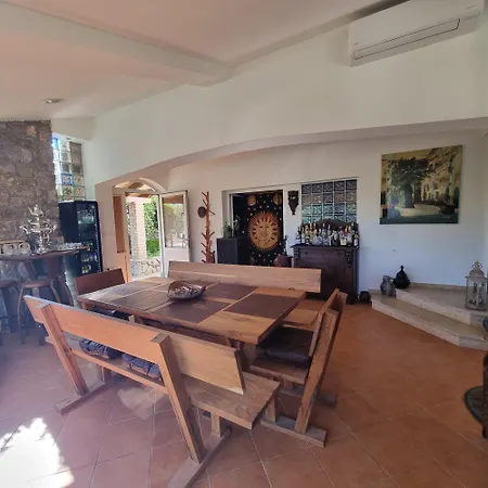 Rossi Apartmán Brzac