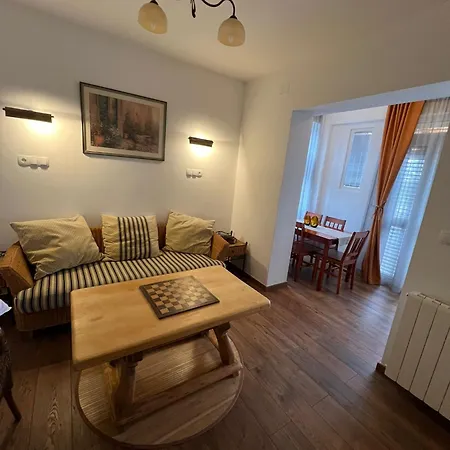 Rossi Apartment *